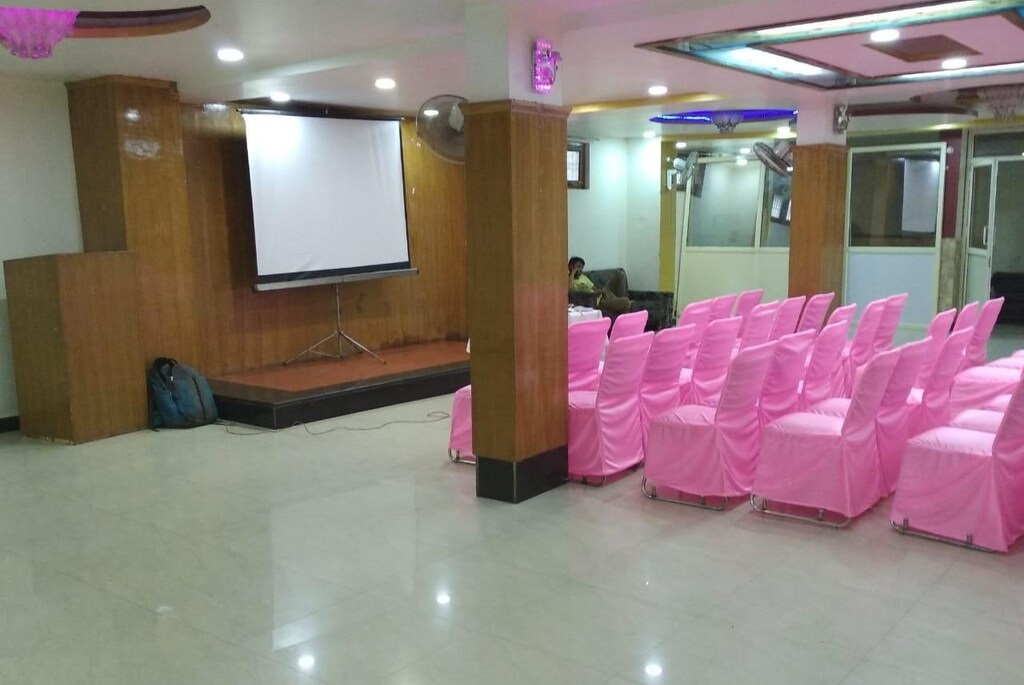 hotel projecter hall
