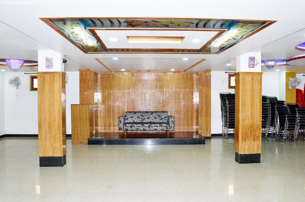 hotel engagement stage photos